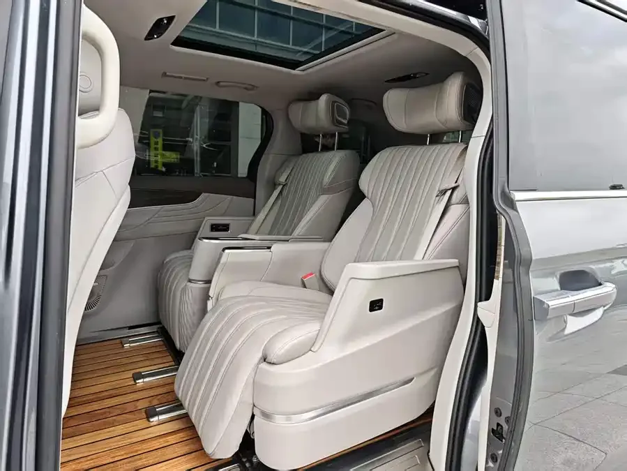 Roewe iMAX8 New Energy Roewe iMAX8 New Energy 2022 Gold Edition 2024 — миниатюра 3