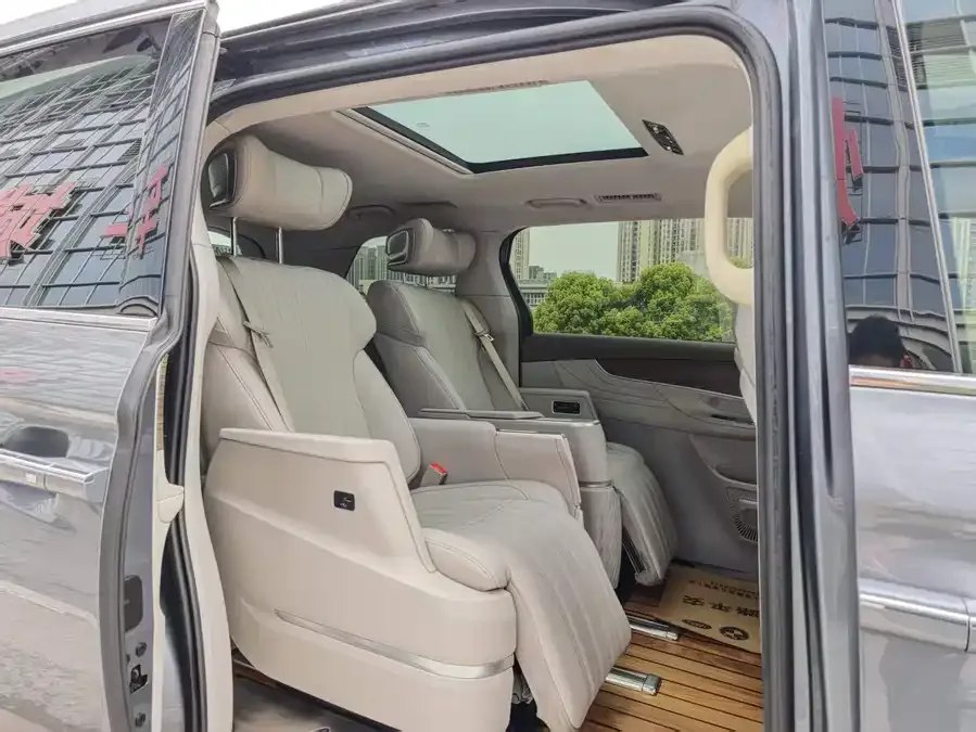 Roewe iMAX8 New Energy Roewe iMAX8 New Energy 2022 Gold Edition 2024 — миниатюра 5