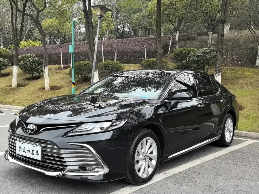 Toyota Camry Camry 2024 2.0GVP Deluxe Edition 2024 — фото 1, купить с доставкой в Москву