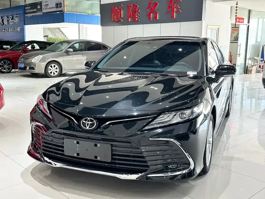 Toyota Camry Camry 2023 2.0G Deluxe Edition 2024 — фото 1, купить с доставкой в Москву