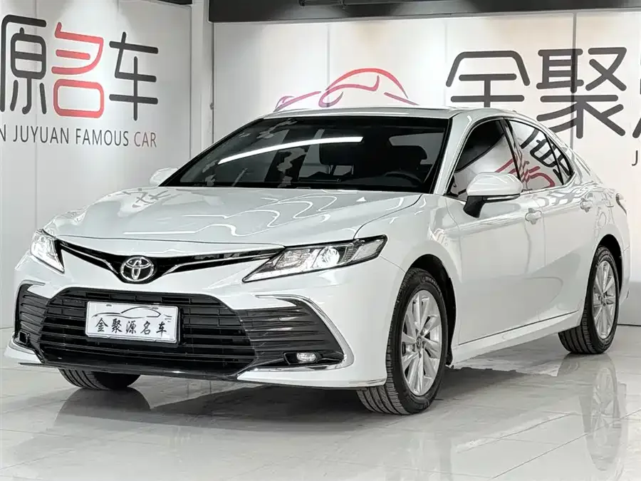 Toyota Camry Camry 2021 2.0G Deluxe Edition 2022 — фото 1, купить с доставкой в Москву