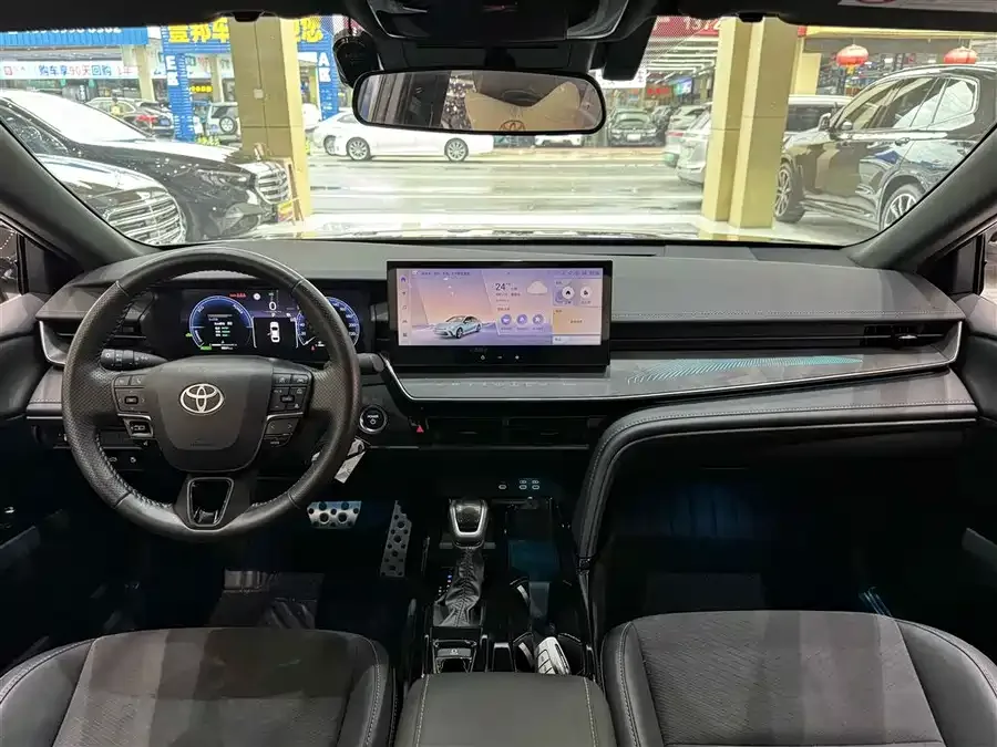 Toyota Camry Camry 2024 Hybrid 2.0HXS Sport PLUS Edition 2024 — миниатюра 3