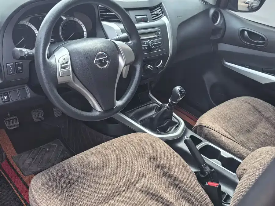 Nissan Navara Navara 2022 2.5L Manual 2WD Smart Connected Model QR25 2023 — миниатюра 3