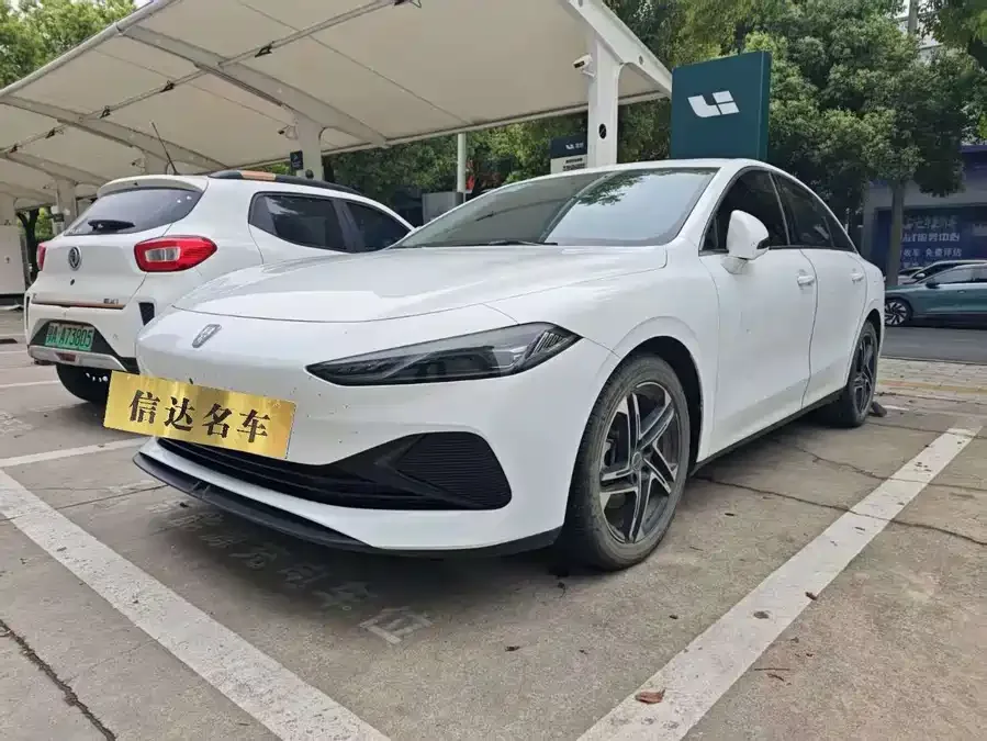 Roewe D7 Roewe D7 2023 DMH 125km Excellence Edition 2024 — фото 1, купить с доставкой в Москву