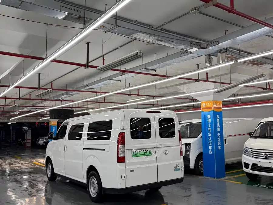 Rich Cars Rich New Energy EC75 Ruichi New Energy EC75 2025 Passenger Smart Supercharging Edition Pioneer Type I 52.16kWh 2025 — миниатюра 5