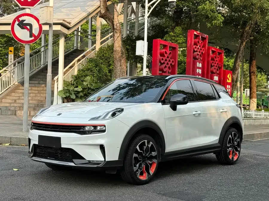 Lynk & Co 06 2022