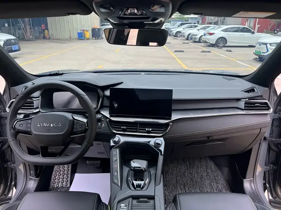 Lynk & Co 06 Lynk & Co 06 2023 Remix 1.5T Halo 2023 — миниатюра 2