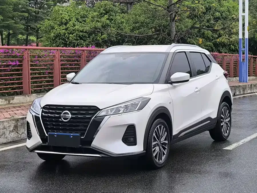 Nissan Kicks Kicks 2022 1.5L CVT XL Fashion Edition 2022 — фото 1, купить с доставкой в Москву