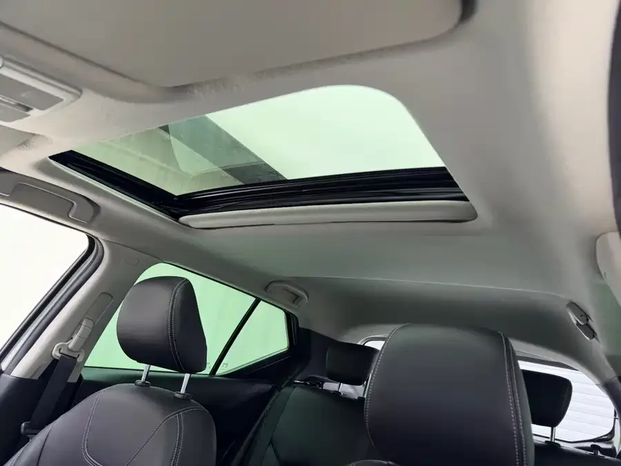 Nissan Kicks 2023 Kicks 1.5L Sport Edition: A luxurious and powerful luxury model 2023 — миниатюра 2
