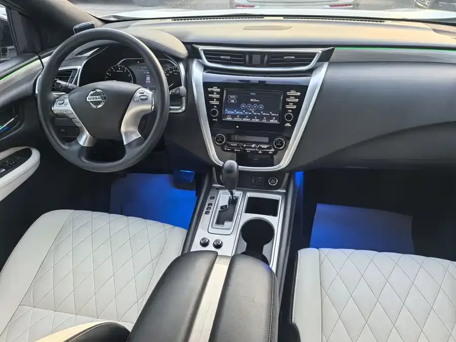 Nissan Murano Loulan 2021 2.5L XL 2WD Intelligent Linked Deluxe Edition 2023 — миниатюра 3