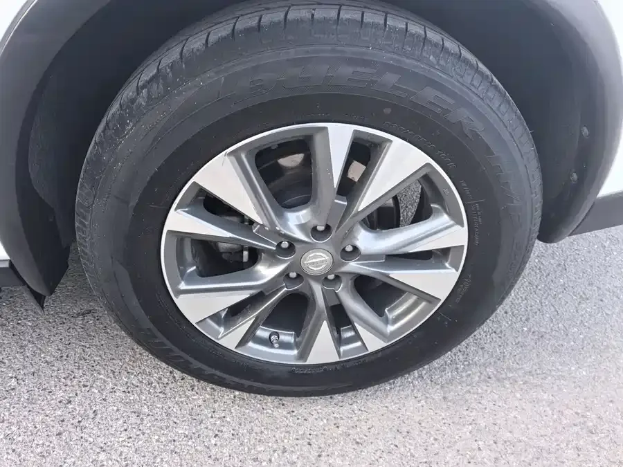Nissan Murano Loulan 2021 2.5L XL 2WD Intelligent Linked Deluxe Edition 2023 — миниатюра 4