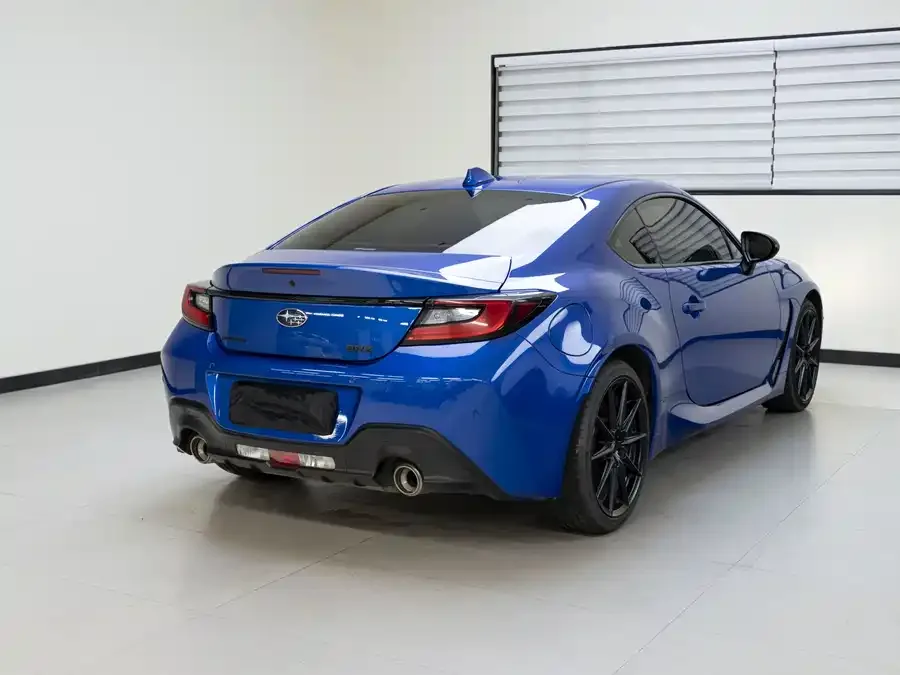 Subaru BRZ 2023 2.4L Manual 10th Anniversary Edition 2023 — миниатюра 2