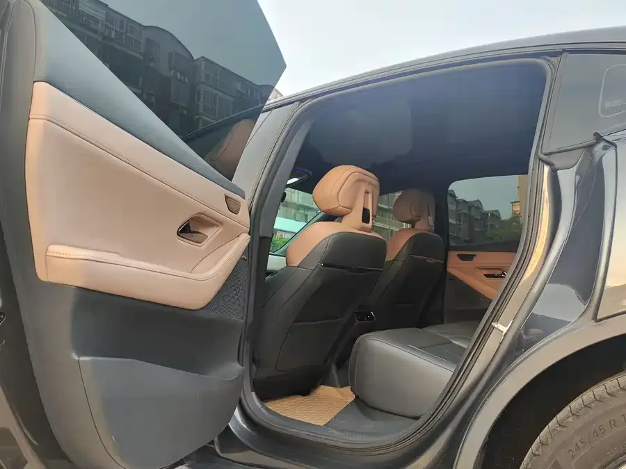 Deepal dark blue SL03 Dark Blue SL03 2022 1.5L 1200 Extended Range Edition 2023 — миниатюра 3