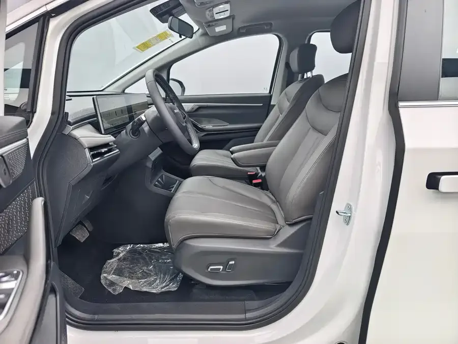 Maxus Dajia 7 Dajia 7 2024 facelift super hybrid long-range version Yuexiang version 2025 — миниатюра 3