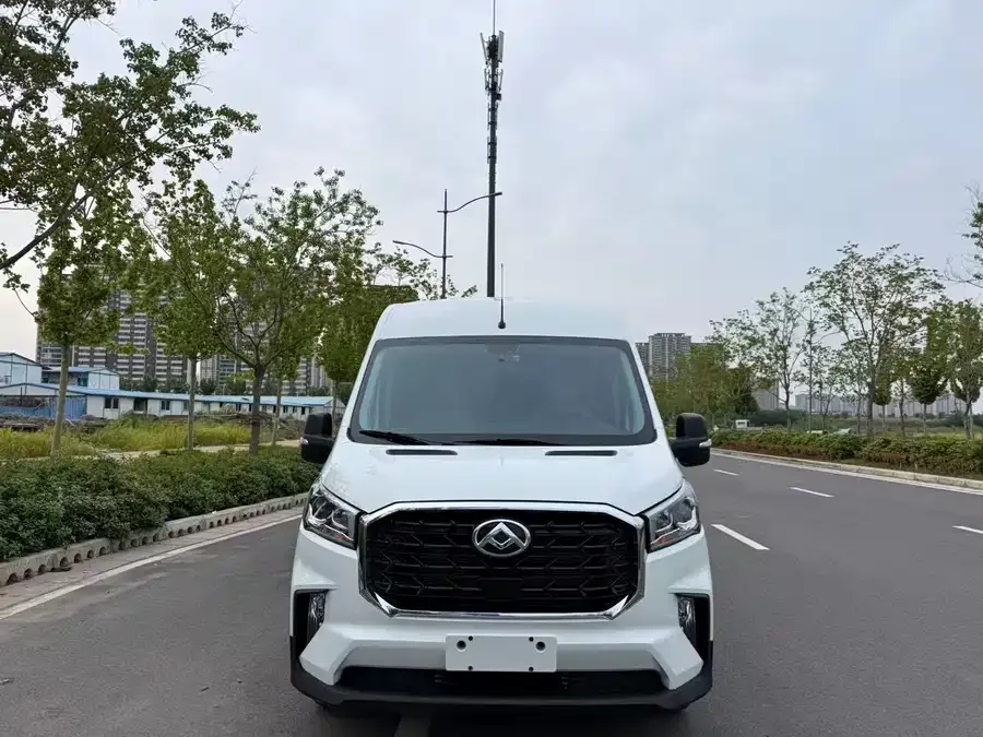 Maxus Xintu V90 Xintu V90 2024 Zhijie 2.0T automatic front-wheel drive long axis high roof rear single tire 6/7 seats 2025 — миниатюра 3