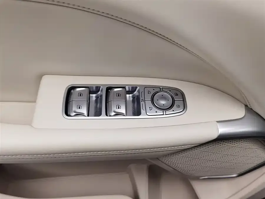 WEY Mocha New Energy Wei Mocha New Energy 2023 Two-wheel Drive Long-range Edition 2024 — миниатюра 3