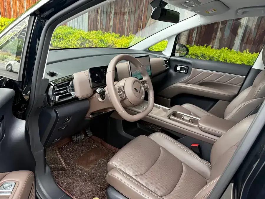 Wuling Starlight 730 New Energy Starlight 730 New Energy 2025 Plug-in Hybrid 125km Luxury Model 2025 — миниатюра 2
