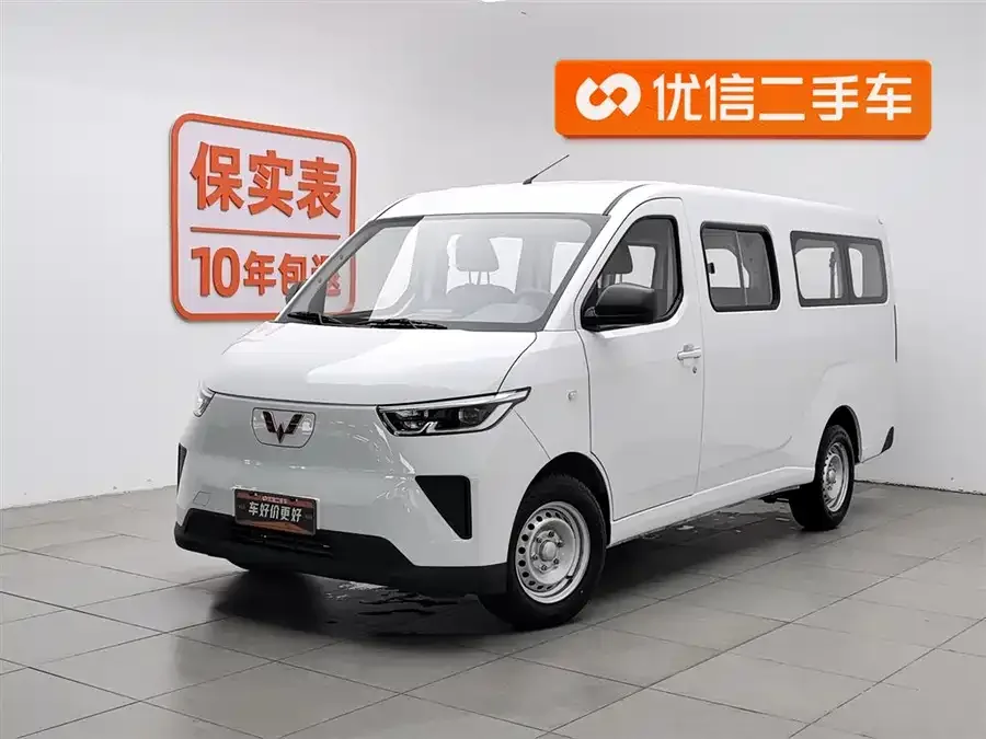 Wuling Yangguang Wuling Yangguang 2024 300km Comfort Bus Version 75kW 2025 — фото 1, купить с доставкой в Москву