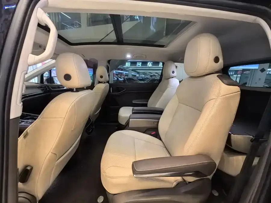 Volkswagen Viloran Weiran 2023 330TSI Business Edition 2023 — миниатюра 2