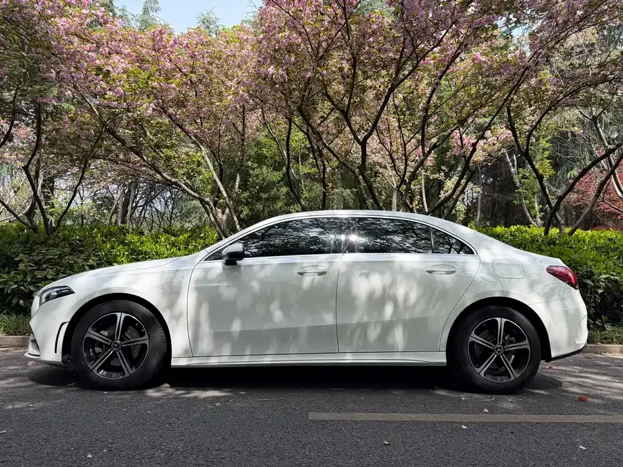 Mercedes-Benz Class A Mercedes-Benz A-Class 2022 Model II A 200 L Sports Sedan Fashion Model 2022 — миниатюра 5