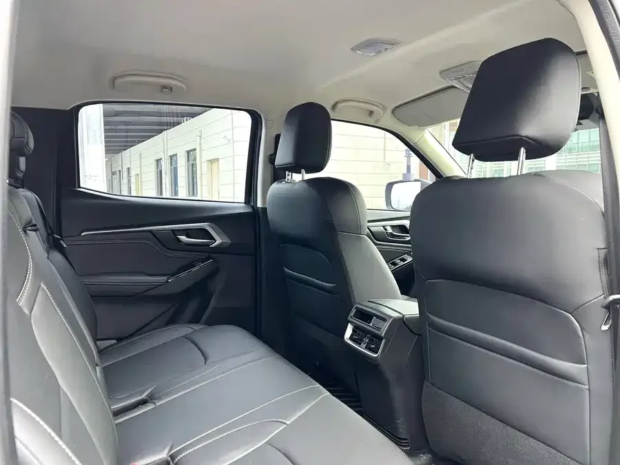 Isuzu D-Max D-MAX 2021 1.9T automatic four-wheel drive diesel Global aggressive RZ4E 2022 — миниатюра 5