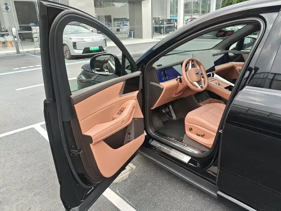 BYD N8L Denza N8L 2025 Premium Edition 2025 — миниатюра 2