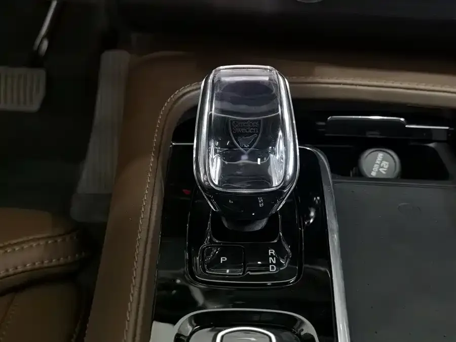 Volvo XC90 Plug-in Hybrid 2024 T8 Zhizun Luxury Edition 7 Seaters 2024 — миниатюра 4