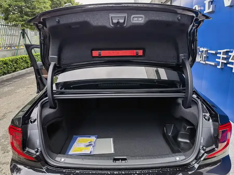 Volvo S90 plug-in hybrid Volvo S90 Plug-in Hybrid 2024 Plug-in Hybrid Four-wheel Drive Long-range Zhiya Luxury Edition 2024 — миниатюра 3