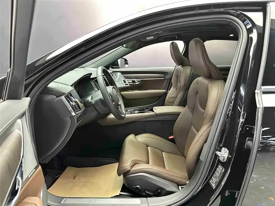 Volvo S90 plug-in hybrid Volvo S90 Plug-in Hybrid 2025 Plug-in Hybrid Four-wheel Drive Long-range Smart Luxury Edition 2024 — миниатюра 2