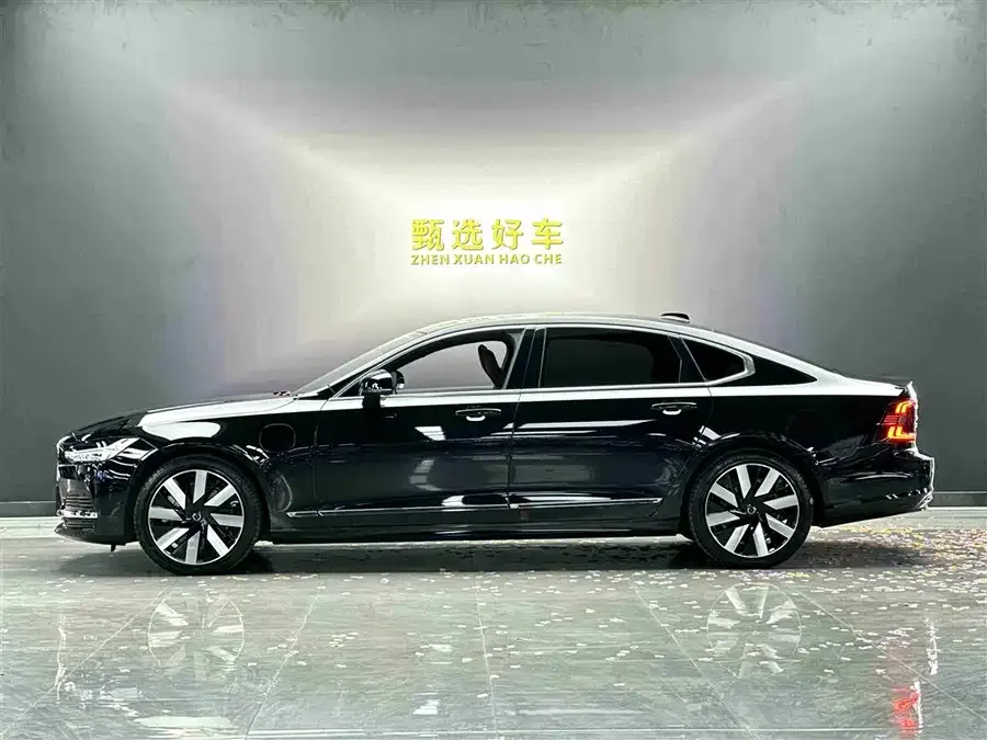 Volvo S90 plug-in hybrid Volvo S90 Plug-in Hybrid 2025 Plug-in Hybrid Four-wheel Drive Long-range Smart Luxury Edition 2024 — миниатюра 4