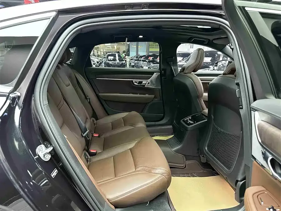 Volvo S90 plug-in hybrid Volvo S90 Plug-in Hybrid 2025 Plug-in Hybrid Four-wheel Drive Long-range Smart Luxury Edition 2024 — миниатюра 5