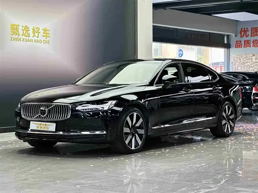 Volvo S90 plug-in hybrid 2024