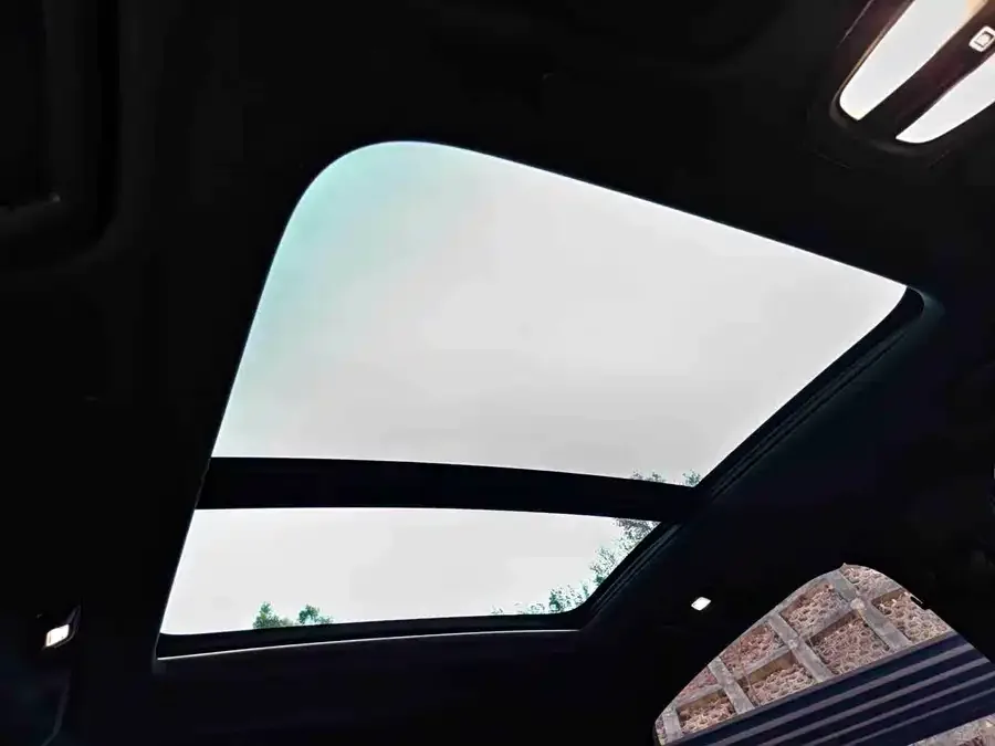 Volvo S90 plug-in hybrid Volvo S90 Plug-in Hybrid 2022 T8 E-Drive Hybrid Zhiyi Luxury Edition 2022 — миниатюра 4