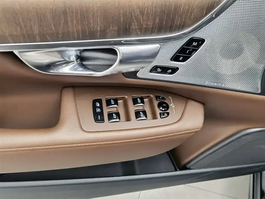 Volvo S90 plug-in hybrid Volvo S90 Plug-in Hybrid 2024 Plug-in Hybrid Four-wheel Drive Long-range Zhiya Luxury Edition 2024 — миниатюра 3