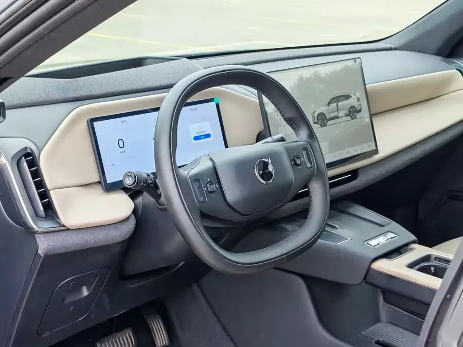 Volvo XC70 plug-in hybrid 2026 Volvo XC70 Plug-in Hybrid All-Wheel Drive Ultra 2025 — миниатюра 4