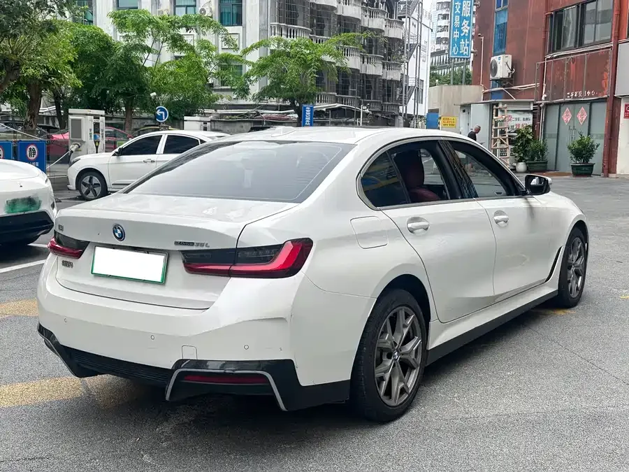 BMW i3 2025 eDrive 35 L 2025 — миниатюра 5