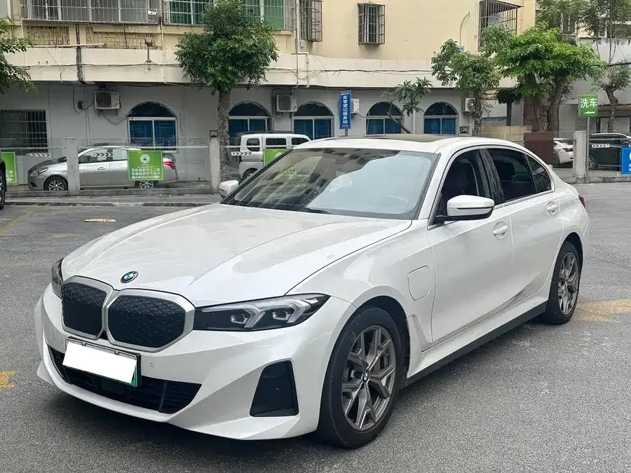 BMW i3 2025 eDrive 35 L 2025 — фото 1, купить с доставкой в Москву