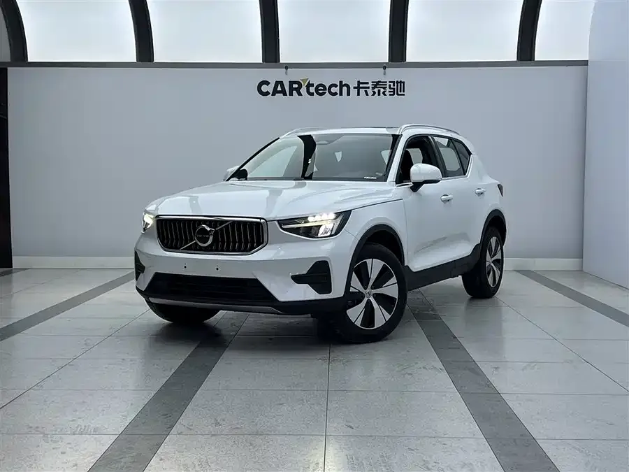 Volvo XC40 2024 B3 Zhiyuan Luxury Edition 2026 — фото 1, купить с доставкой в Москву