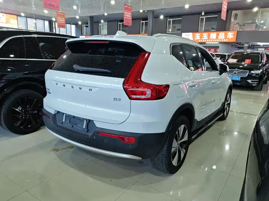 Volvo XC40 2023 B3 Zhiyuan Luxury Edition 2022 — миниатюра 4