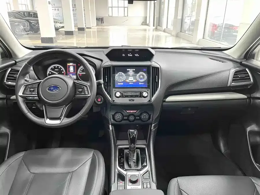Subaru Forester 2024 Forester 2.0i AWD Luxury Edition 2023 — миниатюра 3