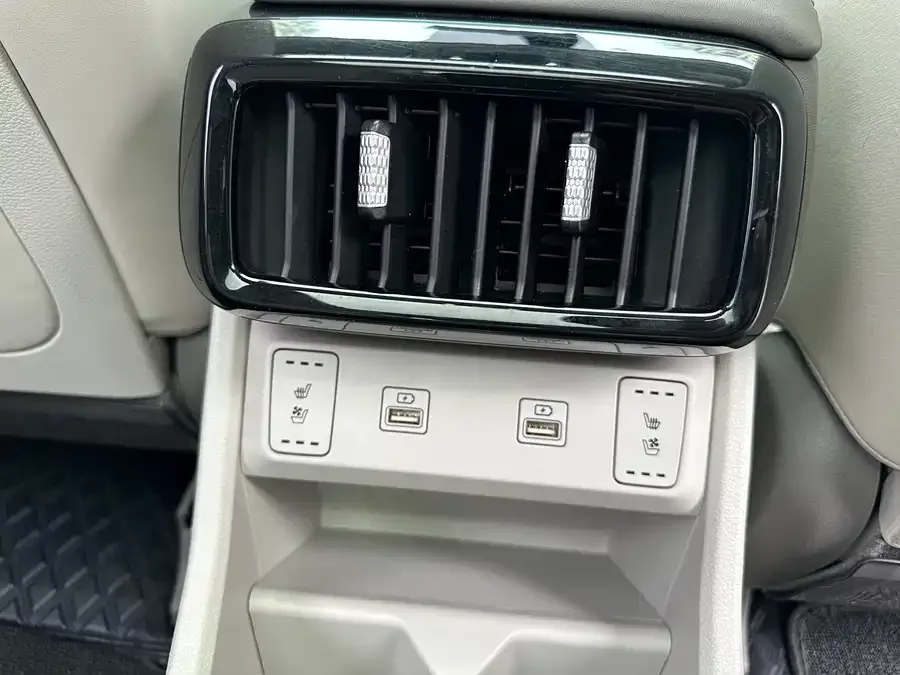 Hyundai Custo Kustu 2021 270TGDi Premium Edition LUX 2022 — миниатюра 5