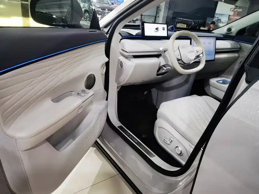 Exeed Star Era ET Star Era ET 2024 Extended Range 240 Max 4WD 2025 — миниатюра 2