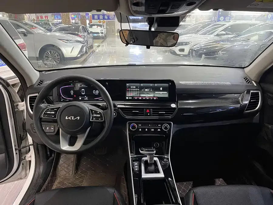 Kia Cyrus (Seltos) 2023 Certus 1.5L CVT Luxury Edition 2023 — миниатюра 2