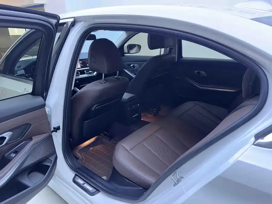 BMW 3 Series BMW 3 Series 2022 320Li M Sport Package 2022 — миниатюра 3