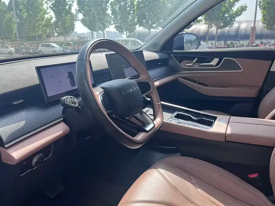 Chery Tiggo 8L Tiggo 8L 2024 2.0T 2WD Luxury Edition 5 Seaters 2024 — миниатюра 4