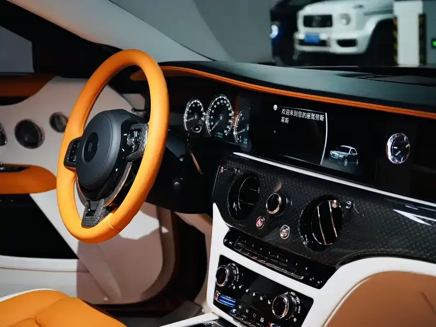 Rolls-Royce Ghost Ghost 2022 6.7T Black Badge 2023 — миниатюра 3