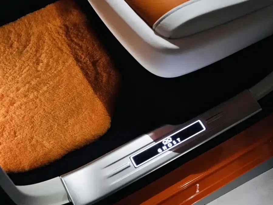 Rolls-Royce Ghost Ghost 2022 6.7T Black Badge 2023 — миниатюра 5