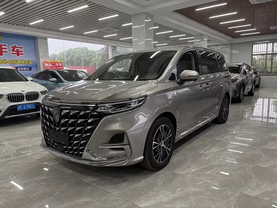 Roewe iMAX8 2024