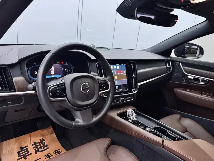 Volvo S90 2023 B5 Zhiyuan Luxury Edition 2022 — миниатюра 4