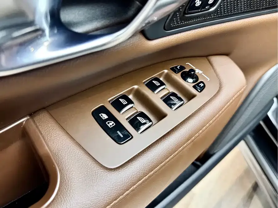 Volvo S90 2023 B5 Zhiyuan Luxury Edition 2022 — миниатюра 5
